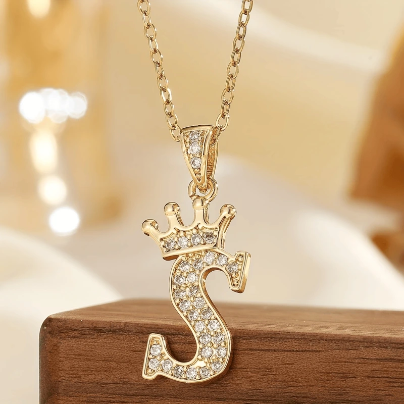 Retiazka s iniciálkou S s korunkou – pozlátená 18K zlatom so zirkónmi