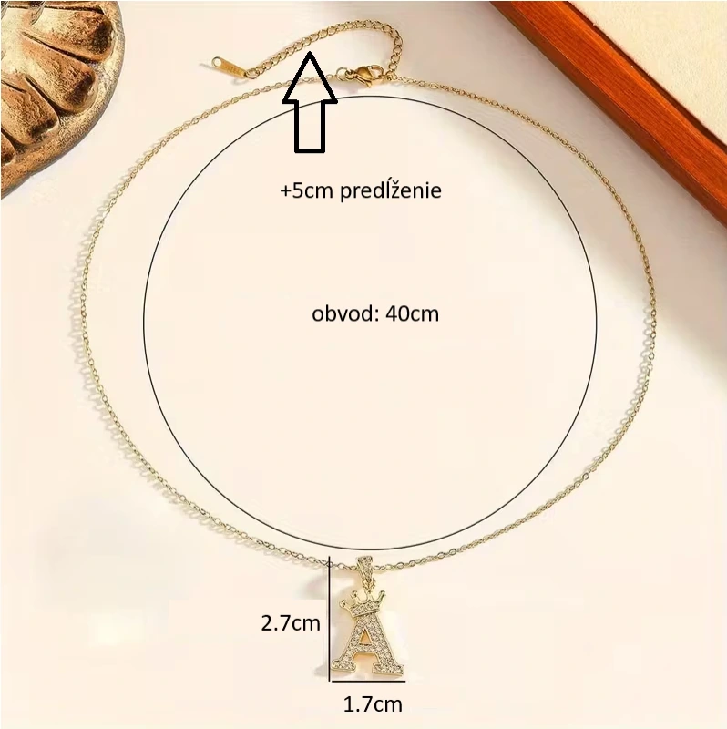 Retiazka s iniciálkou J s korunkou – pozlátená 18K zlatom so zirkónmi 4