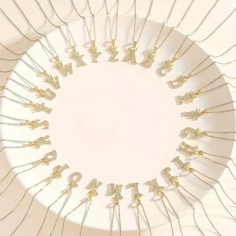 Retiazka s iniciálkou J s korunkou – pozlátená 18K zlatom so zirkónmi 1