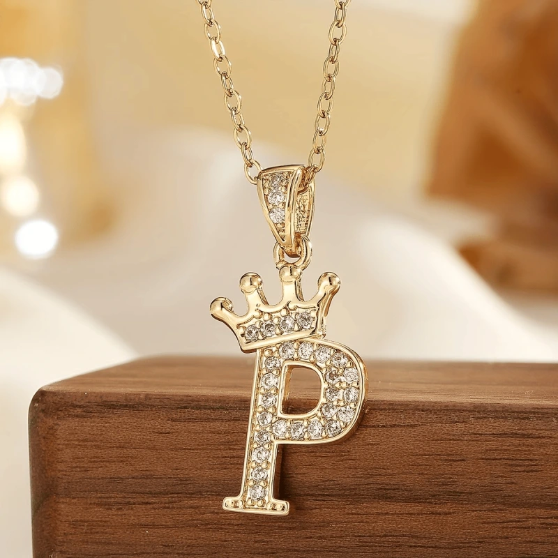 Retiazka s iniciálkou P s korunkou – pozlátená 18K zlatom so zirkónmi 1