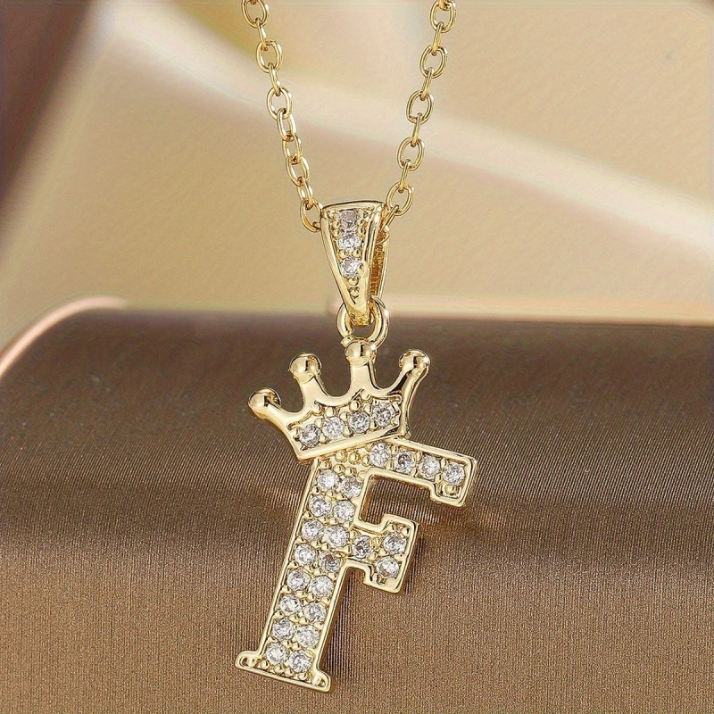 Retiazka s iniciálkou F s korunkou – pozlátená 18K zlatom so zirkónmi